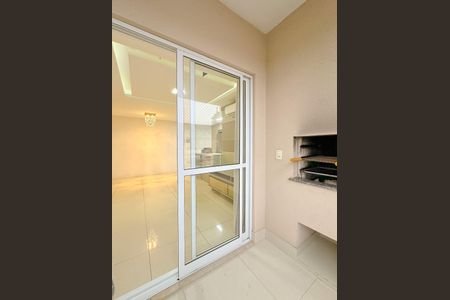 Apartamento para alugar com 62m², 2 quartos e 1 vagaVaranda
