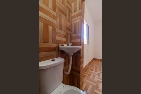 Banheiro de kitnet/studio para alugar com 0 quarto, 26m² em Jardim Capelinha, São Paulo