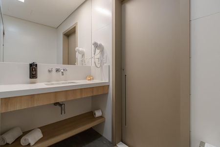 Banheiro de kitnet/studio à venda com 1 quarto, 42m² em Itaim Bibi, São Paulo