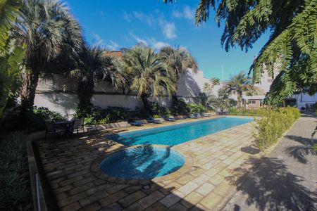Apartamento à venda com 75m², 3 quartos e 2 vagas Apartamento à venda com 75m², 3 quartos e 2 vagasÁrea comum - Piscina