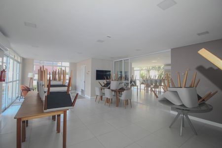 Apartamento à venda com 75m², 3 quartos e 2 vagas Apartamento à venda com 75m², 3 quartos e 2 vagasÁrea comum - Salão de festas