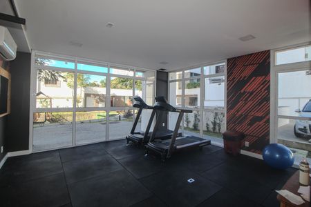 Apartamento à venda com 75m², 3 quartos e 2 vagas Apartamento à venda com 75m², 3 quartos e 2 vagasAcademia