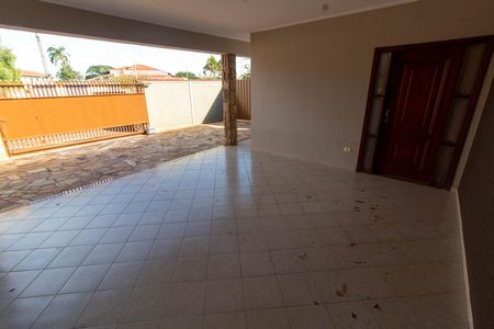 ÁREA EXTERNA FRENTE de casa para alugar com 3 quartos, 150m² em Vila Santa Isabel, Campinas
