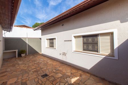 Casa para alugar com 150m², 3 quartos e 2 vagas Casa para alugar com 150m², 3 quartos e 2 vagasÁREA EXTERNA FUNDOS
