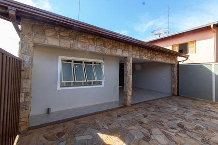 Casa para alugar com 150m², 3 quartos e 2 vagas Casa para alugar com 150m², 3 quartos e 2 vagasÁREA EXTERNA FRENTE