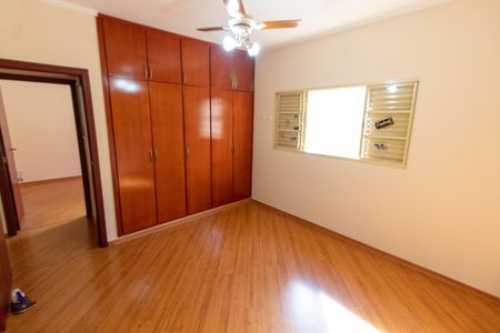 Casa para alugar com 150m², 3 quartos e 2 vagas Casa para alugar com 150m², 3 quartos e 2 vagasSUITE