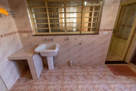 Casa para alugar com 150m², 3 quartos e 2 vagas Casa para alugar com 150m², 3 quartos e 2 vagasÁREA DE SERVIÇO
