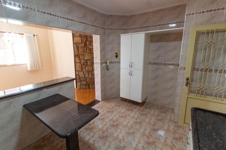 Casa para alugar com 150m², 3 quartos e 2 vagas Casa para alugar com 150m², 3 quartos e 2 vagasCOZINHA