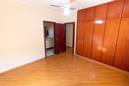 Casa para alugar com 150m², 3 quartos e 2 vagas Casa para alugar com 150m², 3 quartos e 2 vagasSUITE