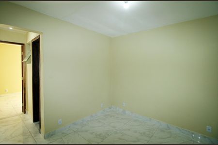 Sala de casa para alugar com 2 quartos, 80m² em Vista Alegre, Rio de Janeiro