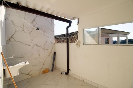 Área de Serviço de casa para alugar com 2 quartos, 80m² em Vista Alegre, Rio de Janeiro