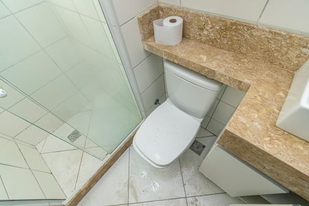 Banheiro de apartamento para alugar com 2 quartos, 44m² em Bonsucesso, Rio de Janeiro