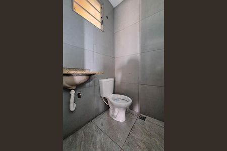 Banheiro de casa para alugar com 2 quartos, 50m² em Largo do Barradas, Niterói