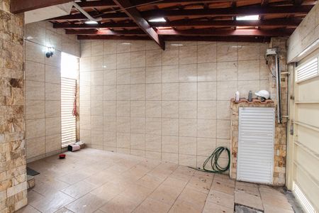 Garagem de casa à venda com 2 quartos, 135m² em Vila Constança, São Paulo