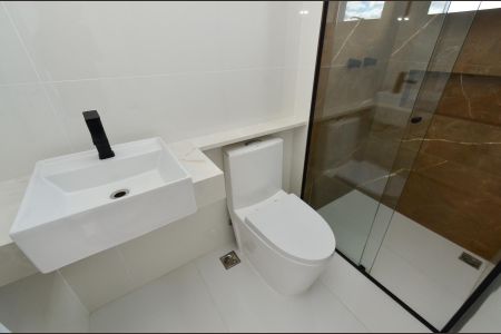 Apartamento à venda com 142m², 3 quartos e 2 vagas Apartamento à venda com 142m², 3 quartos e 2 vagasBanheiro Suíte