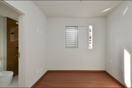 Apartamento à venda com 95m², 3 quartos e 2 vagas Apartamento à venda com 95m², 3 quartos e 2 vagasSuíte