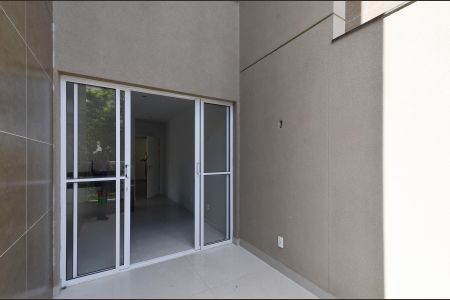 Apartamento à venda com 95m², 3 quartos e 2 vagas Apartamento à venda com 95m², 3 quartos e 2 vagasVaranda Sala