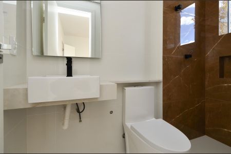 Apartamento à venda com 124m², 3 quartos e 2 vagas Apartamento à venda com 124m², 3 quartos e 2 vagasBanheiro Suíte