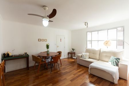 Sala de apartamento para alugar com 2 quartos, 82m² em Vila Nova Conceição, São Paulo