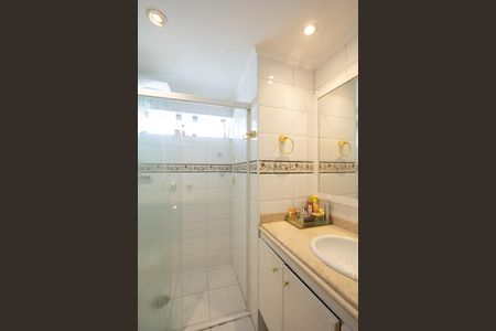 Banheiro de apartamento para alugar com 2 quartos, 82m² em Vila Nova Conceição, São Paulo