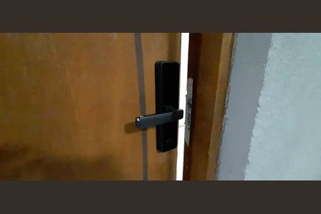 Studio para alugar com 35m², 1 quarto e sem vaga Studio para alugar com 35m², 1 quarto e sem vagaFechadura Eletrônica Externa