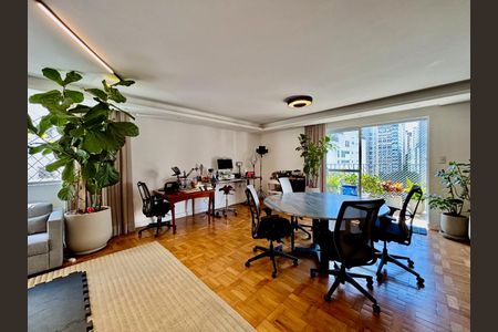 Apartamento à venda com 231m², 3 quartos e 2 vagas Apartamento à venda com 231m², 3 quartos e 2 vagasSala
