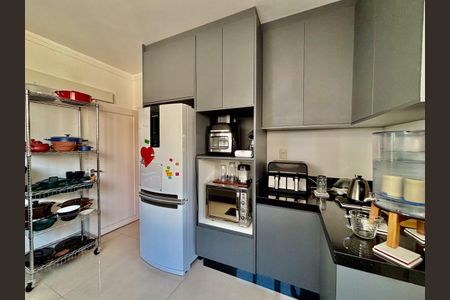 Apartamento à venda com 231m², 3 quartos e 2 vagas Apartamento à venda com 231m², 3 quartos e 2 vagasCozinha