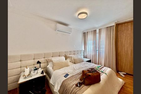 Apartamento à venda com 231m², 3 quartos e 2 vagas Apartamento à venda com 231m², 3 quartos e 2 vagasSuite Master