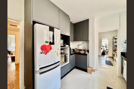 Apartamento à venda com 231m², 3 quartos e 2 vagas Apartamento à venda com 231m², 3 quartos e 2 vagasCozinha