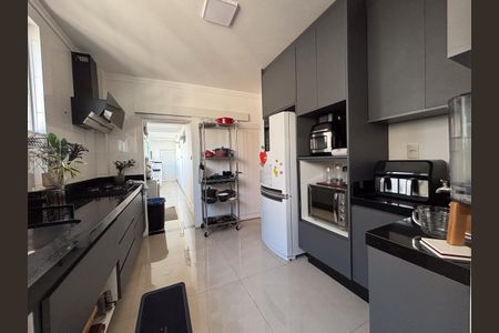 Apartamento à venda com 231m², 3 quartos e 2 vagas Apartamento à venda com 231m², 3 quartos e 2 vagasCozinha