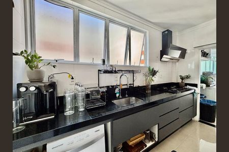 Apartamento à venda com 231m², 3 quartos e 2 vagas Apartamento à venda com 231m², 3 quartos e 2 vagasCozinha