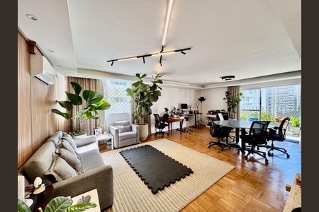 Apartamento à venda com 231m², 3 quartos e 2 vagas Apartamento à venda com 231m², 3 quartos e 2 vagasSala