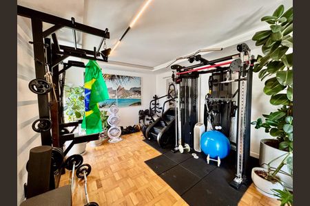 Apartamento à venda com 231m², 3 quartos e 2 vagas Apartamento à venda com 231m², 3 quartos e 2 vagasSala