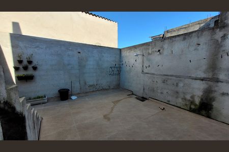 Quintal de casa para alugar com 2 quartos, 140m² em Jardim Americano, Itaquaquecetuba