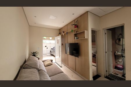 Casa para alugar com 140m², 2 quartos e 2 vagas Casa para alugar com 140m², 2 quartos e 2 vagasSala