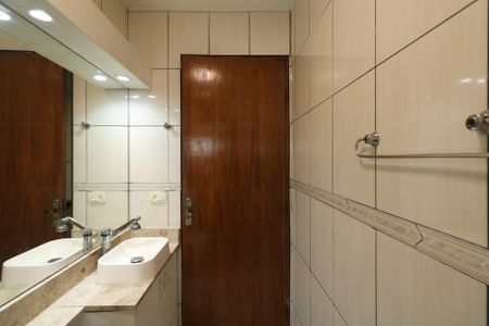 Casa à venda com 200m², 2 quartos e 1 vaga
