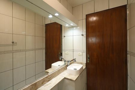 Casa à venda com 200m², 2 quartos e 1 vaga