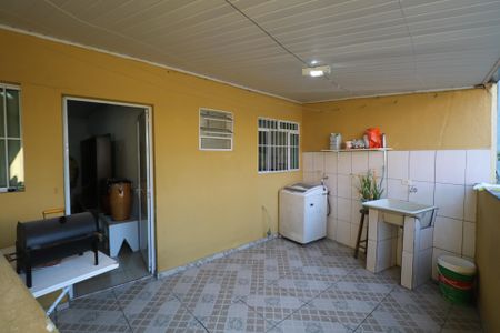 Casa à venda com 200m², 2 quartos e 1 vaga Casa à venda com 200m², 2 quartos e 1 vagaCasa 02