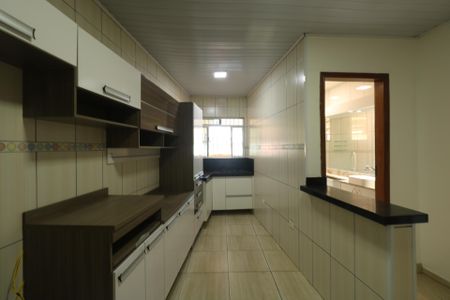 Casa à venda com 200m², 2 quartos e 1 vaga Casa à venda com 200m², 2 quartos e 1 vagaCasa 02