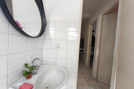 Banheiro de apartamento à venda com 2 quartos, 50m² em Recanto do Sol I, Campinas