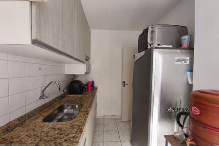 Cozinha de apartamento à venda com 2 quartos, 50m² em Recanto do Sol I, Campinas