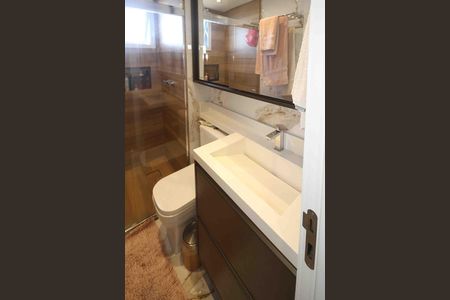 Apartamento à venda com 80m², 3 quartos e 2 vagasBanheiro da suite