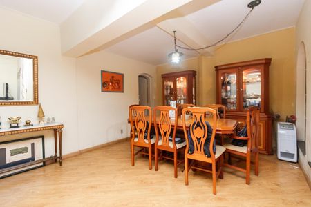 Casa à venda com 4 quartos, 140m² em Vila Congonhas, São Paulo