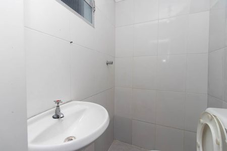 Banheiro de casa para alugar com 1 quarto, 40m² em Horto Florestal, São Paulo