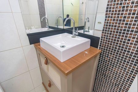 Banheiro  de apartamento para alugar com 2 quartos, 52m² em Parque Erasmo Assunção, Santo André