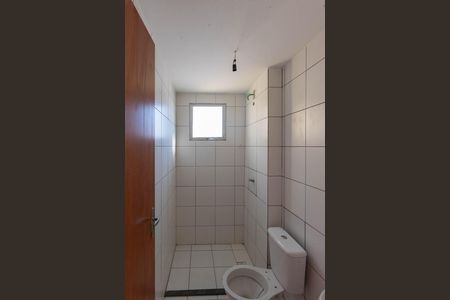 Banheiro de apartamento à venda com 2 quartos, 48m² em Vila Abaeté, Campinas