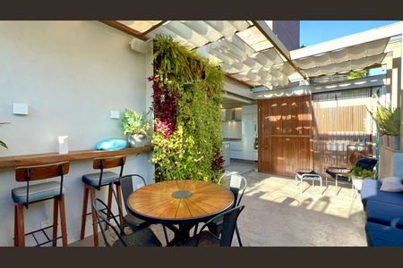 Apartamento para alugar com 120m², 2 quartos e 3 vagas Apartamento para alugar com 120m², 2 quartos e 3 vagasVaranda gourmet