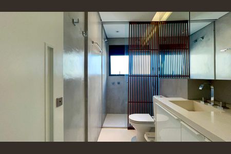 Apartamento para alugar com 120m², 2 quartos e 3 vagas Apartamento para alugar com 120m², 2 quartos e 3 vagasBanheiro da Suíte 2