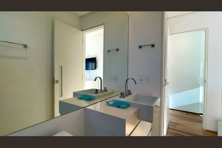 Apartamento para alugar com 120m², 2 quartos e 3 vagas Apartamento para alugar com 120m², 2 quartos e 3 vagasBanheiro da Suíte 1