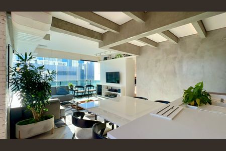 Apartamento para alugar com 120m², 2 quartos e 3 vagas Apartamento para alugar com 120m², 2 quartos e 3 vagasSala de Jantar